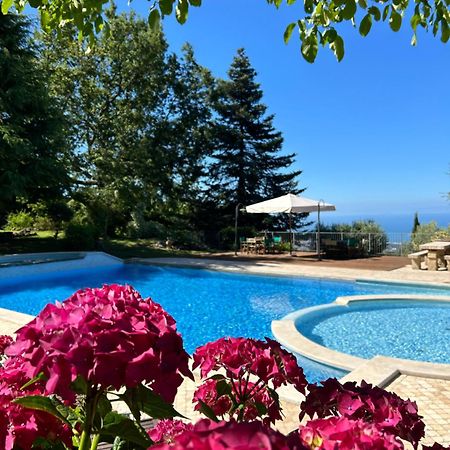 פיאטרה סנטה La Terrazza Sulla Versilia מראה חיצוני תמונה